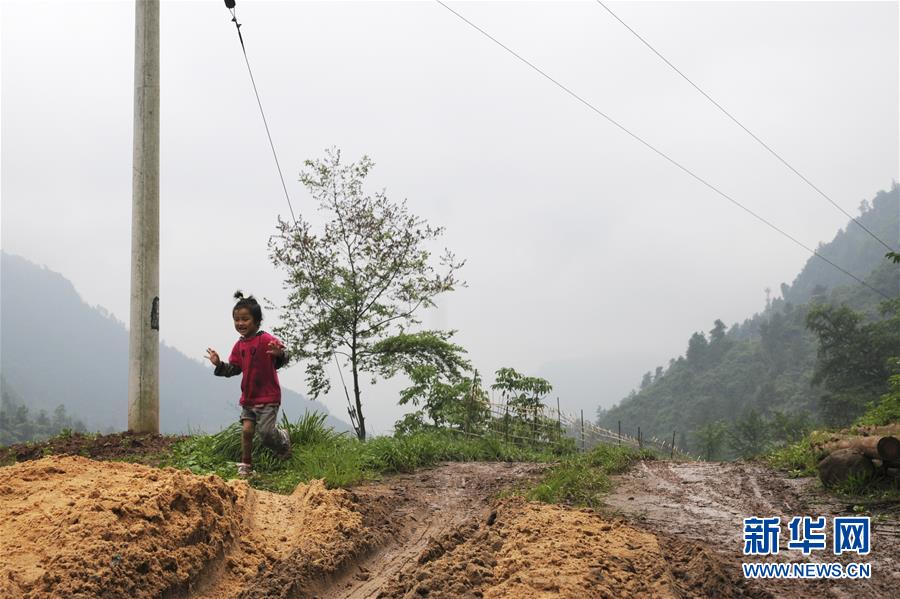（集中連片特困地區貧困村調研行&middot;圖文互動）（2）脫貧路上&ldquo;跑&rdquo;出幸福生活&mdash;&mdash;重慶石柱土家族自治縣華溪村脫貧調查