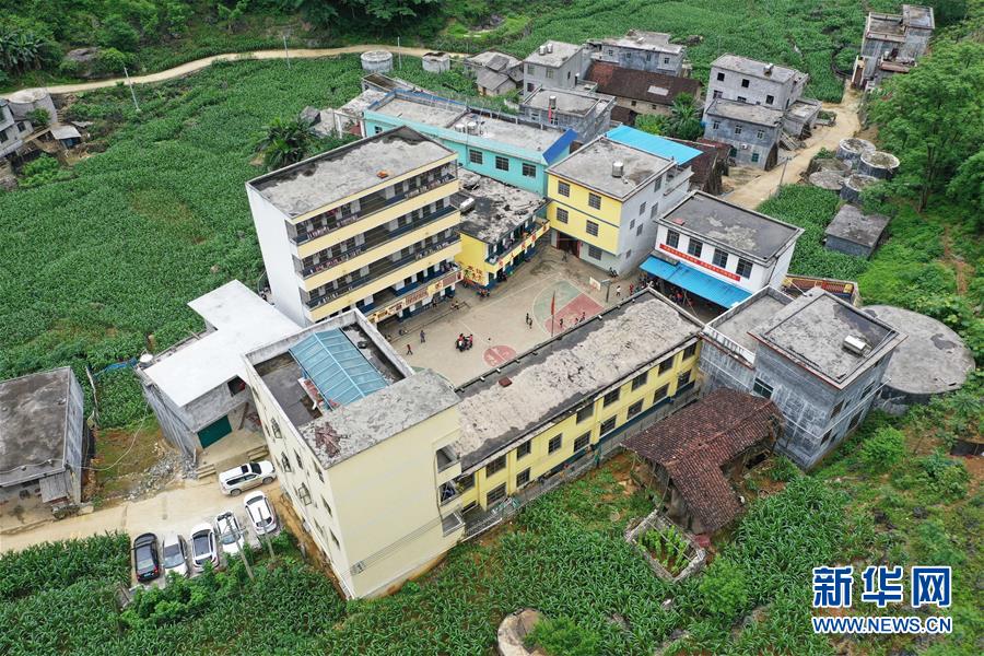 （新華全媒頭條&middot;圖文互動(dòng)）（14）決戰(zhàn)千山萬弄間&mdash;&mdash;廣西&ldquo;極貧角落&rdquo;最后攻堅(jiān)記