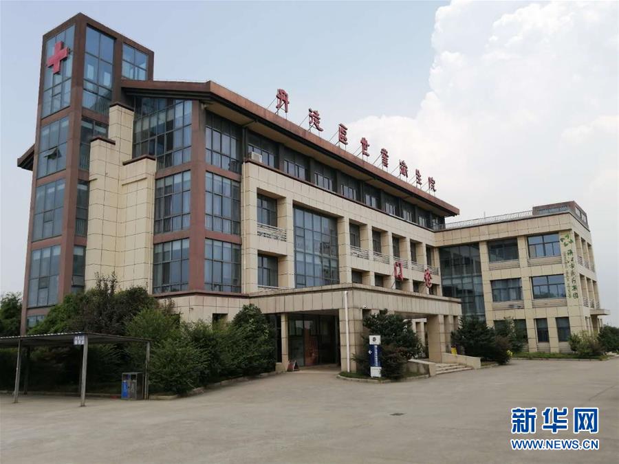 （習近平的小康故事&middot;新華網&middot;圖文互動）（1）&ldquo;真正解決好基層群眾看病難、看病貴問題&rdquo;&mdash;&mdash;習近平和群眾健康的故事