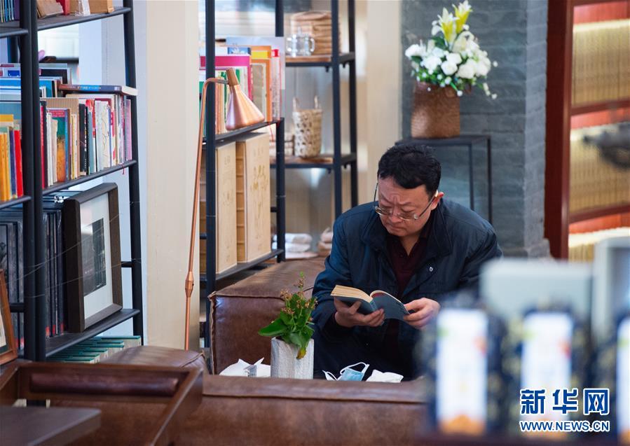 （新華全媒頭條&middot;圖文互動(dòng)）（2）我們都是讀者&mdash;&mdash;促進(jìn)全民閱讀 構(gòu)建書香社會(huì) 