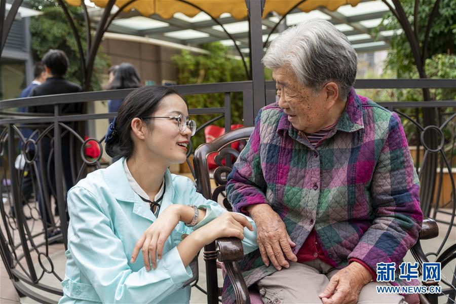 （五中全會精神在基層&middot;圖文互動）（3）許你一個暖暖的&ldquo;人生秋天&rdquo;&mdash;&mdash;看&ldquo;春城&rdquo;這座小樓如何盤活養老事業