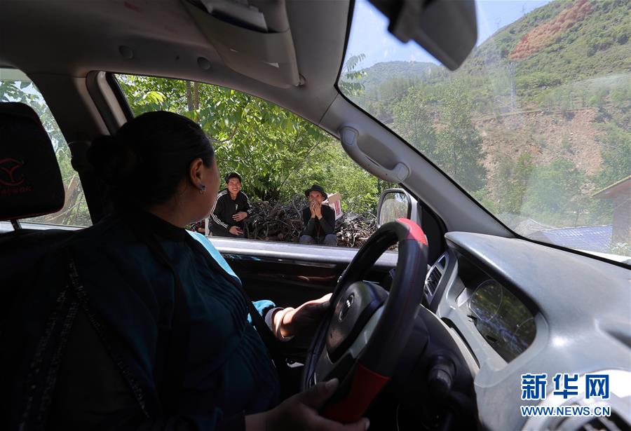 （代表委員履職）（4）全國人大代表吉克石烏：創建&ldquo;四好&rdquo;挑起脫貧大梁