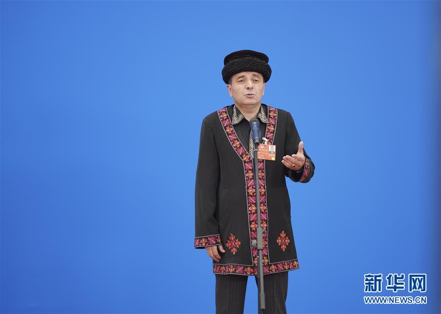 （兩會&middot;XHDW）（7）接受采訪