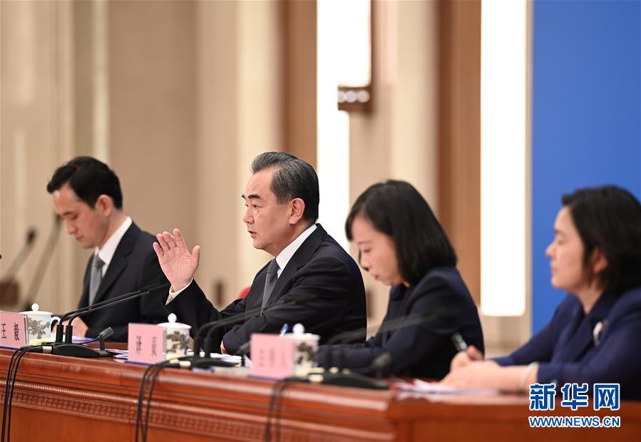 （兩會&middot;XHDW）（11）國務委員兼外交部長王毅回答中外記者提問