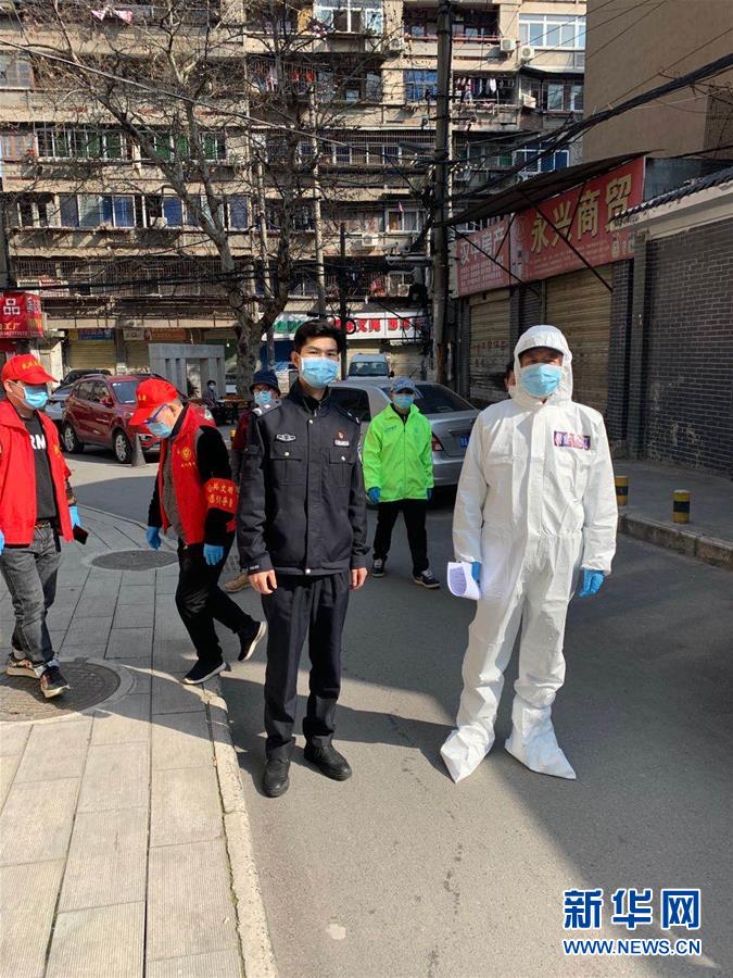 （習(xí)近平致敬的戰(zhàn)&ldquo;疫&rdquo;英雄&middot;公安干警篇&middot;圖文互動）（6）他們，抗疫一線鑄警魂