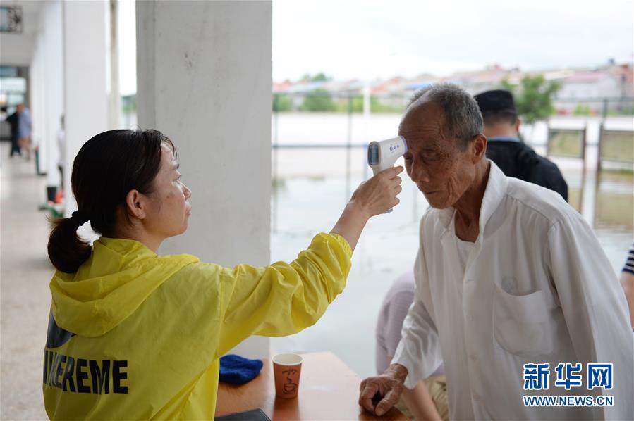 （在習近平新時代中國特色社會主義思想指引下&mdash;&mdash;新時代新作為新篇章&middot;習近平總書記關切事&middot;圖文互動）（1）戰洪魔　保安全&mdash;&mdash;近期防汛救災熱點觀察