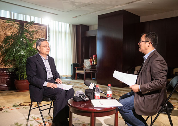 充分調動信貸、債券、股權、理財、信托、保險等各類金融資源