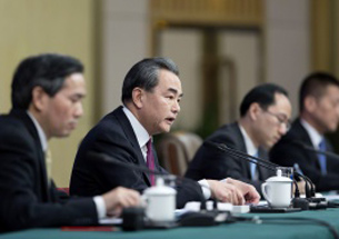 王毅:中美應超越社會制度不同和零和博弈思維