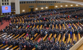 閉幕會結束后，代表離開會場