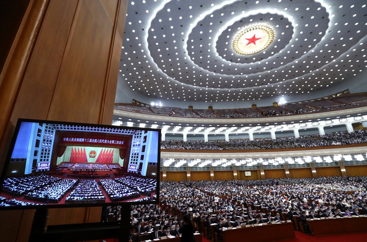 新華社社評(píng)：凝聚決戰(zhàn)決勝的磅礴力量 &mdash;&mdash;寫(xiě)在十三屆全國(guó)人大三次會(huì)議開(kāi)幕之際