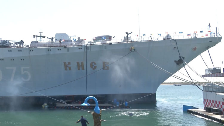 驚險(xiǎn)刺激！打卡國(guó)內(nèi)唯一的航母主題公園，讓到場(chǎng)游客大呼過(guò)癮