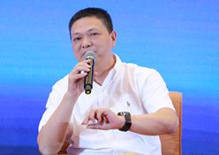 中山大學第五醫院院長單鴻在&ldquo;介入治療&rdquo;對話環節發言