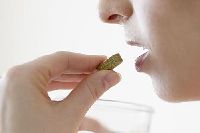 【健康解碼】說明書上這么多副作用 這藥我還吃不吃？