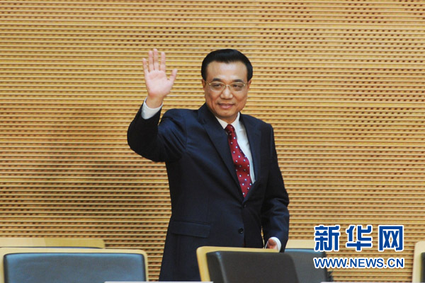 5月5日,中國國務院總理李克強在位于亞的斯亞貝巴的非洲聯盟總部發表題為《開創中非合作更加美好的未來》的演講。 新華社記者 謝環馳 攝 5月5日,中國國務院總理李克強在位于亞的斯亞貝巴的非洲聯盟總部發表題為《開創中非合作更加美好的未來》的演講。 新華社記者 謝環馳 攝