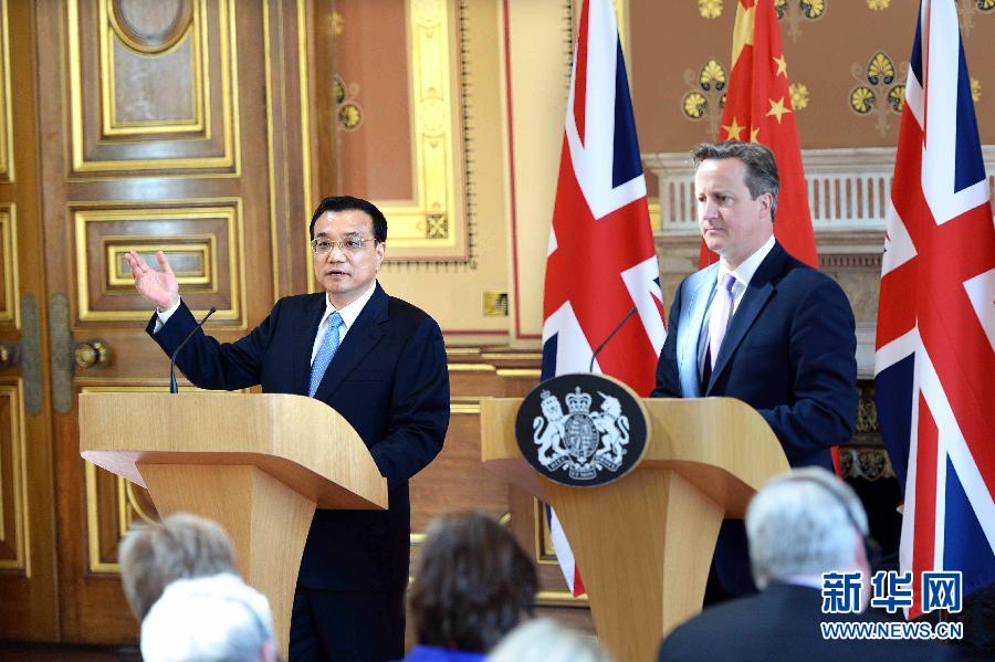 6月17日,中國國務院總理李克強同英國首相卡梅倫在倫敦舉行中英總理年度會晤后共同會見記者。新華社記者 李濤 攝 6月17日,中國國務院總理李克強同英國首相卡梅倫在倫敦舉行中英總理年度會晤后共同會見記者。新華社記者 李濤 攝