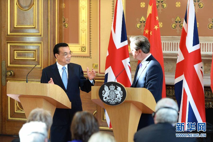6月17日,中國國務院總理李克強同英國首相卡梅倫在倫敦舉行中英總理年度會晤后共同會見記者。新華社記者 李濤 攝 6月17日,中國國務院總理李克強同英國首相卡梅倫在倫敦舉行中英總理年度會晤后共同會見記者。新華社記者 李濤 攝