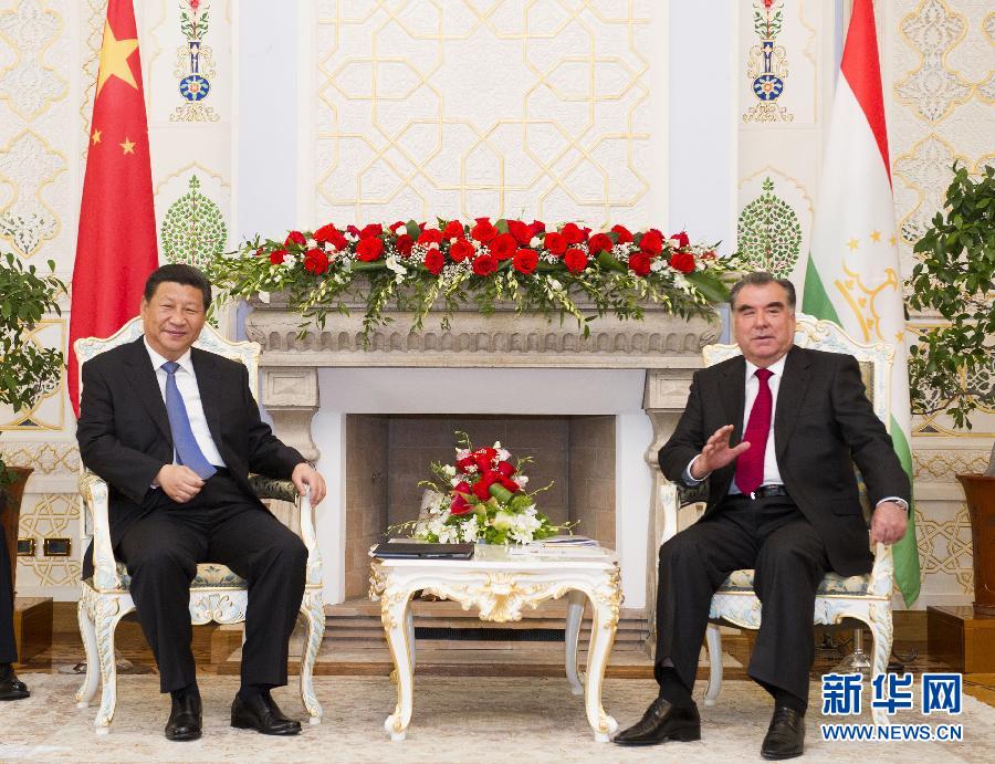 9月13日,國家主席習近平在杜尚別同塔吉克斯坦總統拉赫蒙舉行會談。 新華社記者黃敬文攝 9月13日,國家主席習近平在杜尚別同塔吉克斯坦總統拉赫蒙舉行會談。 新華社記者黃敬文攝