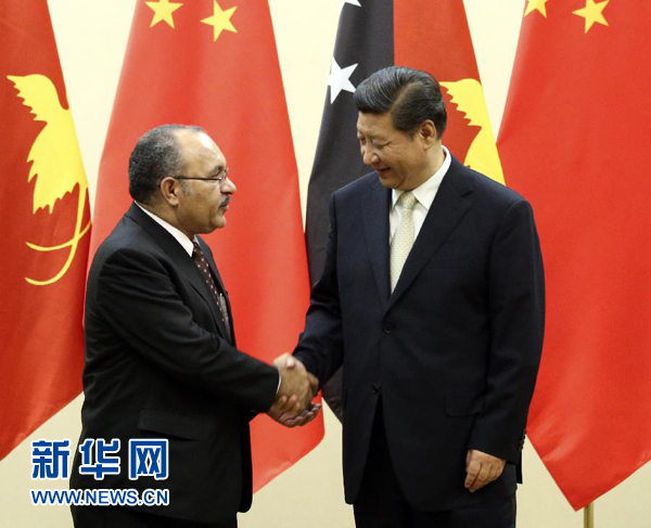 11月22日,國家主席習近平在斐濟楠迪會見巴布亞新幾內(nèi)亞總理奧尼爾。 新華社記者姚大偉攝 11月22日,國家主席習近平在斐濟楠迪會見巴布亞新幾內(nèi)亞總理奧尼爾。 新華社記者姚大偉攝