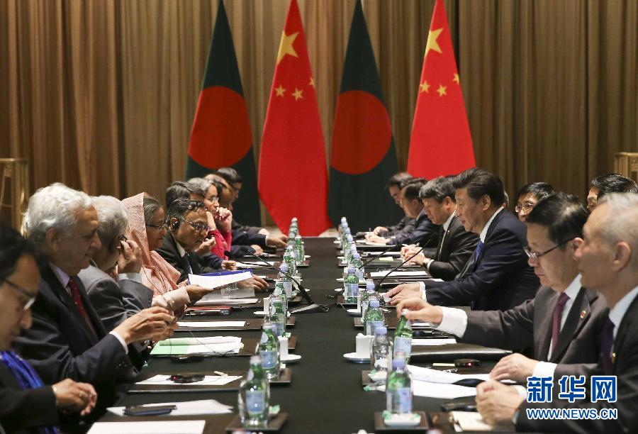 9月26日,國家主席習(xí)近平在紐約會(huì)見孟加拉國總理哈西娜。新華社記者蘭紅光攝 9月26日,國家主席習(xí)近平在紐約會(huì)見孟加拉國總理哈西娜。新華社記者蘭紅光攝