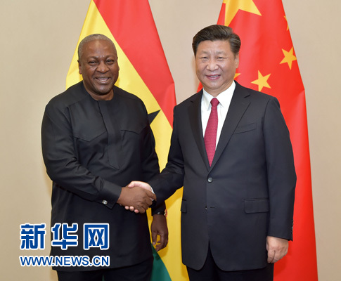 12月3日，國家主席習近平在約翰內斯堡會見加納總統馬哈馬。新華社記者 李濤 攝 

