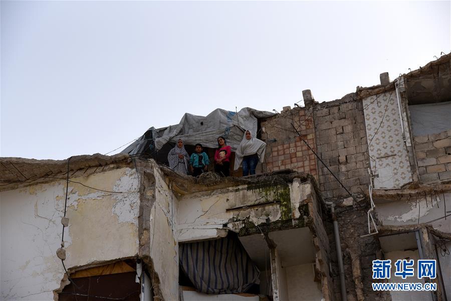 （國際&middot;圖文互動）（4）上學夢何處安放&mdash;&mdash;敘利亞女孩阿明娜的危樓生活