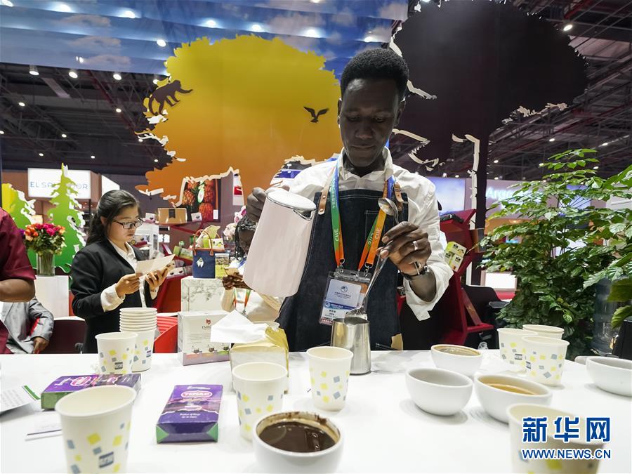 （新華全媒頭條&middot;圖文互動）（7）人間正道 浩蕩前行&mdash;&mdash;習近平主席出席首屆中國國際進口博覽會紀實