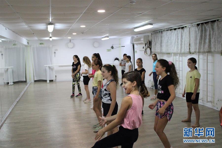 （國(guó)際&middot;圖文互動(dòng)）（2）通訊：以黎邊境防空洞里的舞蹈課