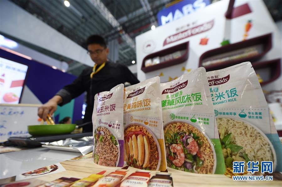 （新華全媒頭條&middot;圖文互動(dòng)）（13）秋天里的樂章&mdash;&mdash;第二屆中國(guó)國(guó)際進(jìn)口博覽會(huì)巡禮