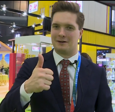 看快閃《不遠(yuǎn)萬(wàn)里來(lái)看“你”》,聽(tīng)老外點(diǎn)贊進(jìn)博會(huì)